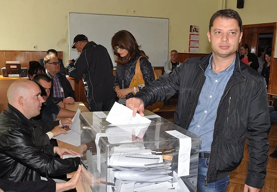 Делян Добрев призова за масово гласуване   