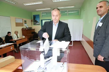 Станишев: Гласувах за управление, което гарантира грижа за хората