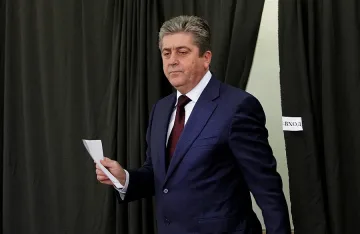 Първанов: Гласувах за парламент и правителство на държавността