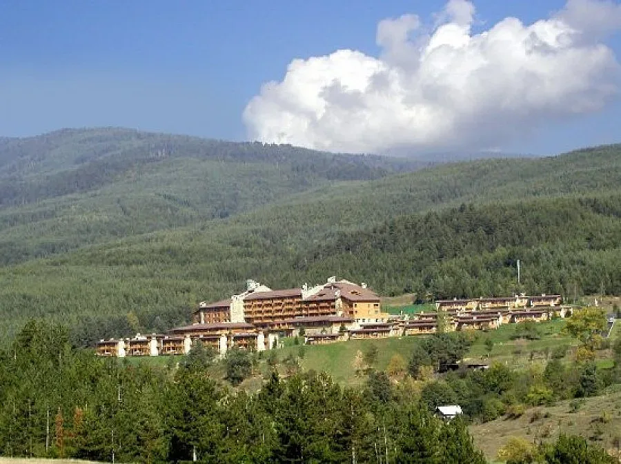 Пазят с полиция горите край Разлог