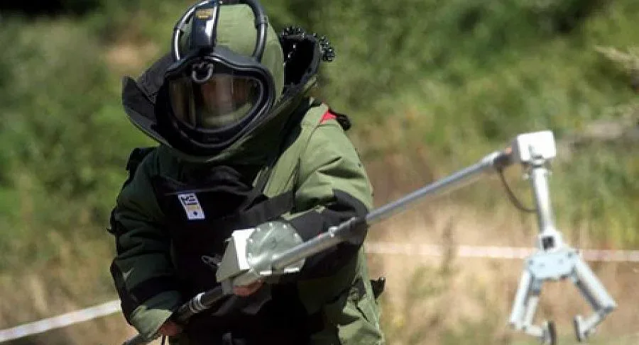 Сапьори от Сухопътните войски оказват помощ за огледа в Горни Лом