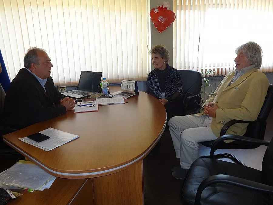 Губернатор показа красивия Благоевград на Никола Манев