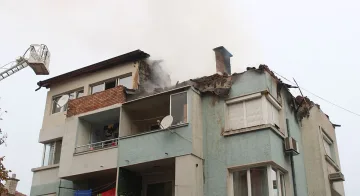 Горя кооперация в Благоевград, хората са евакуирани