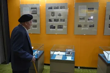 Почетни плакети за кмет и шеф на ОбС заради спасен архив