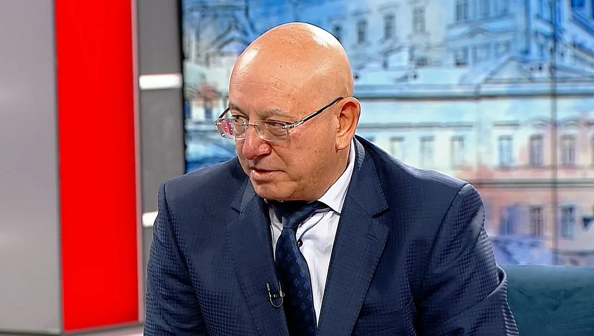 Ревизоро с предупреждение към ПП-ДБ. Това е последният влак