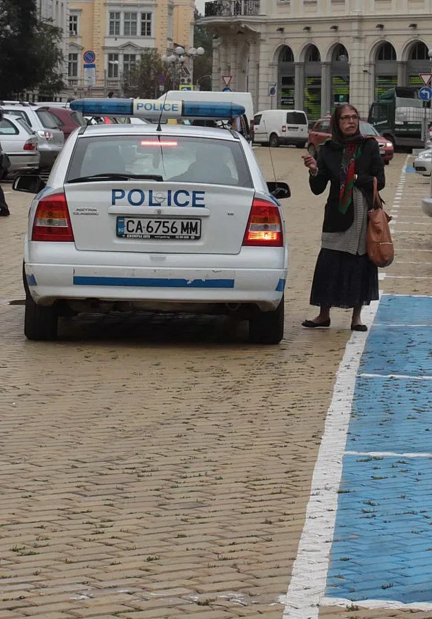 Хванаха 54 имигранти, опитали да минат България