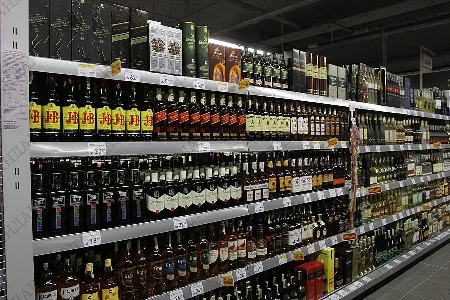 Кметът на Варна забрани алкохола в деня на вота