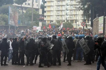 Хиляди протестираха срещу Европейската централна банка в Неапол