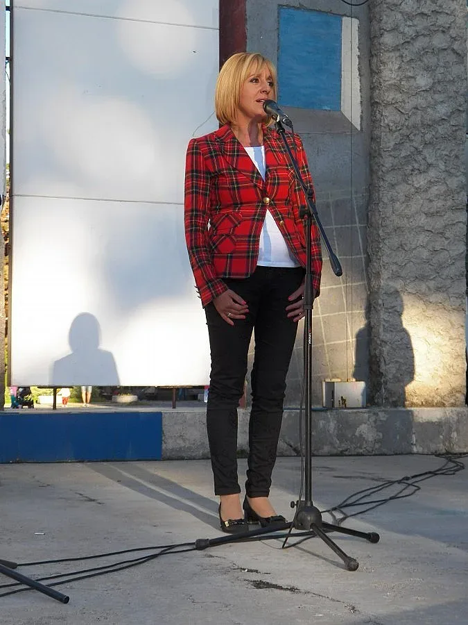 Манолова: За първи път бяха осигурени средства за селата в кюстендилско