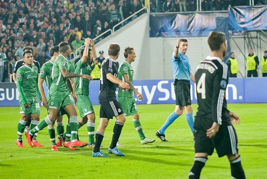 Домусчиев: Не сме дорасли за лобито на големите (ОБЗОР)