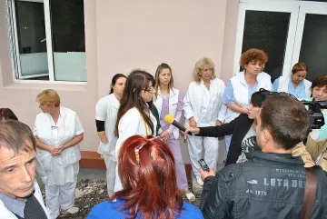 Лекари от Димитровград на протест за заплати и липсата на осигуровки