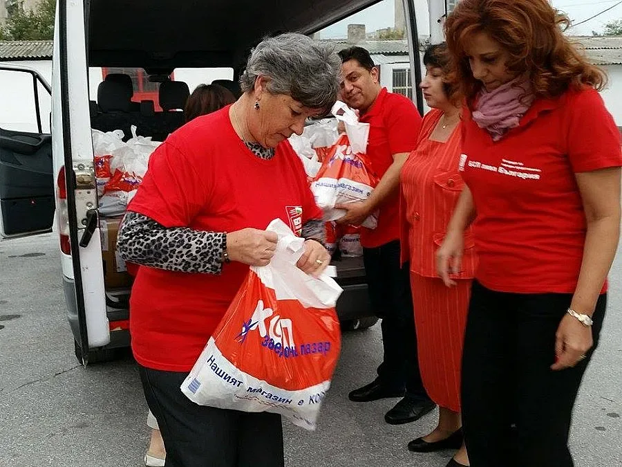 БСП Пловдив дари на бедстващите в Мизия тон и половина храни