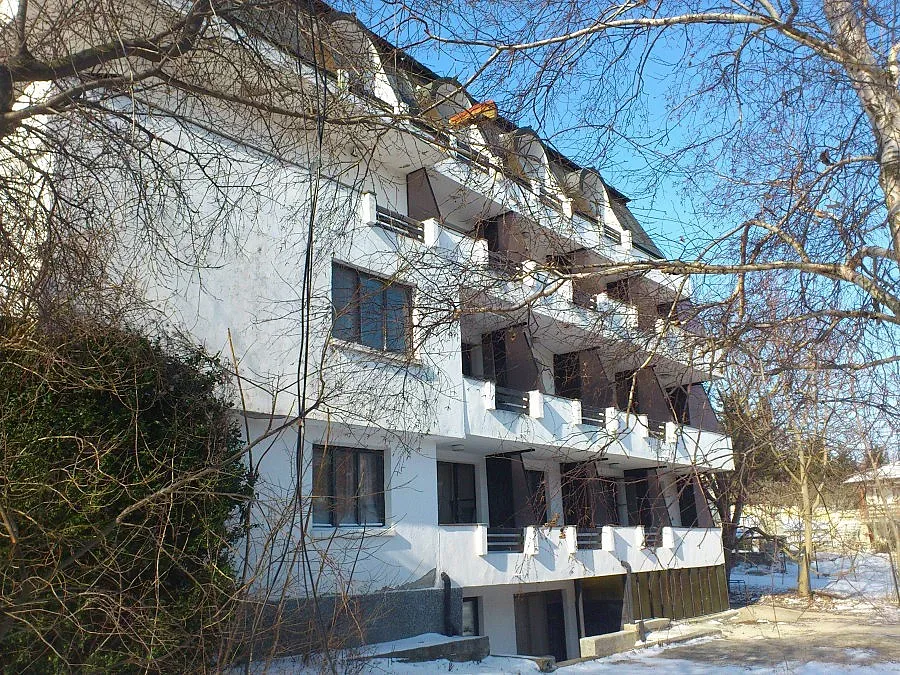 Данъчни продават почивна база на морето и ниви в Добруджа