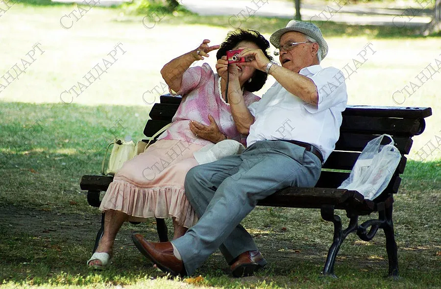 45% от възрастните общуват с приятели по-рядко от веднъж седмично