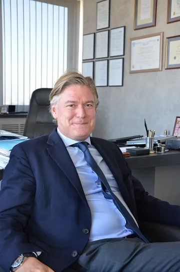 Антонио Лопез: Само Борисов може да извади България от кашата 