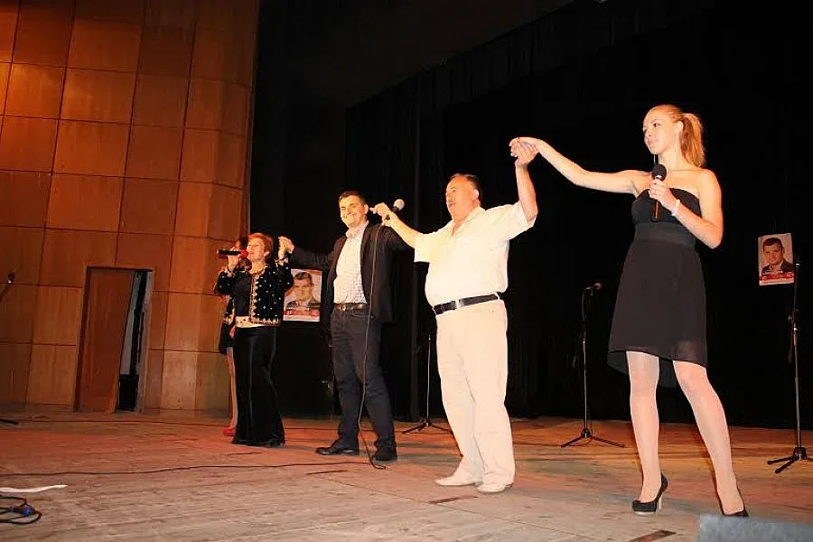 БСП закри предизборната си кампания в Трявна с благотворителен концерт