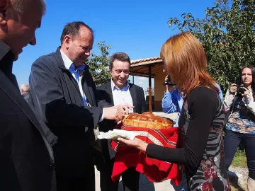 Миков предлага: Субсидии за малкия  бизнес и кооперациите