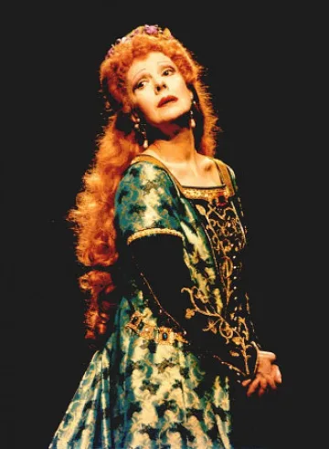 Уникални костюми и снимки на Кабаиванска в галерия "Виваком"