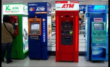 Трима българи са арестувани в Тайланд за фалшиви банкови карти