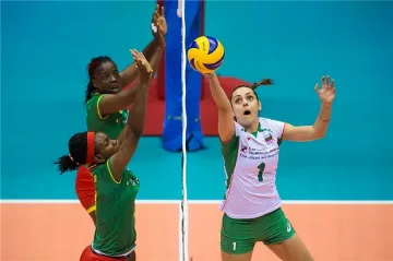 Волейболистките биха и Камерун