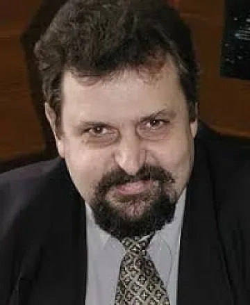 Стефан Бонев връчва награди