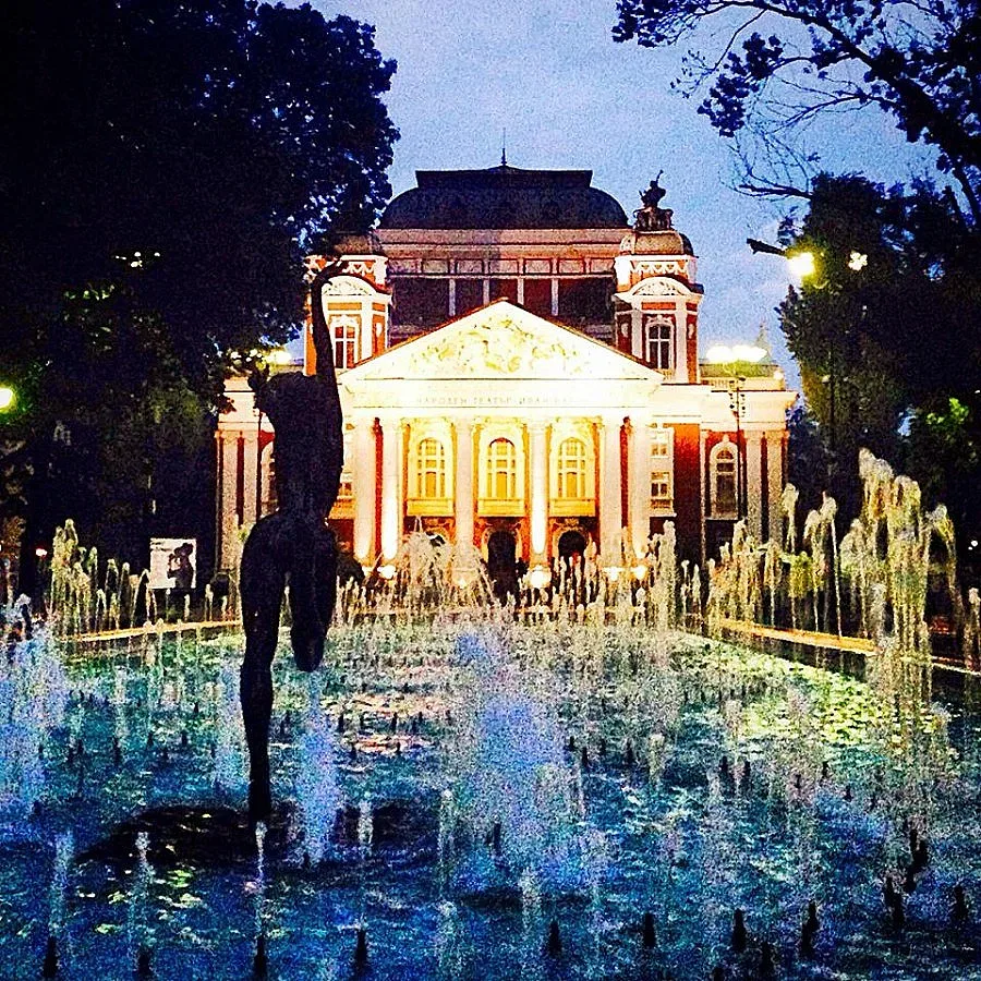 Представленията на Голяма сцена през октомври в Народния - 8 лева