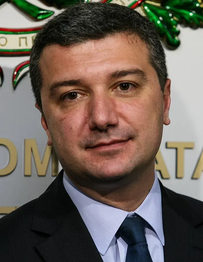  Стойнев: ДКЕВР си играе опасно с цените на тока 