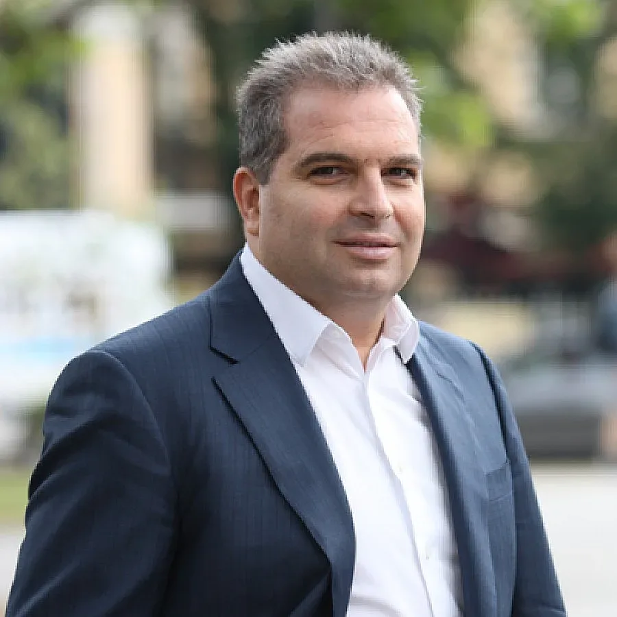 Гроздан Караджов: Да изберем - обръчи от фирми или Бизнес 2.0