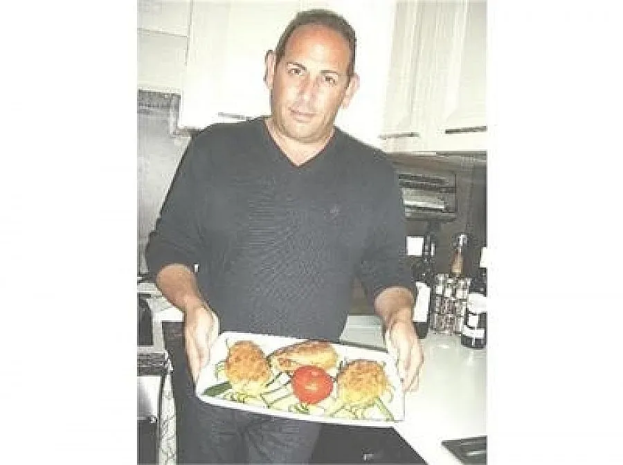 Ричард с детското порно се кичел с титлата сър