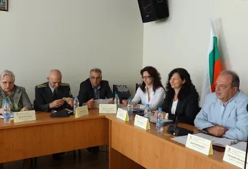 Губернатор иска отчет за реките на всеки 15 дни