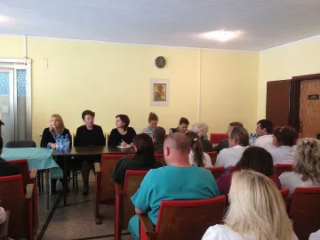 Румяна Бъчварова се срещна с персонала на Пета градска болница