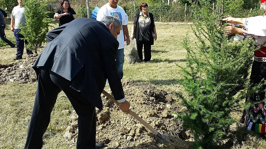 Кандидати от Варна се включиха в кампанията по залесяване на ГЕРБ в Долище