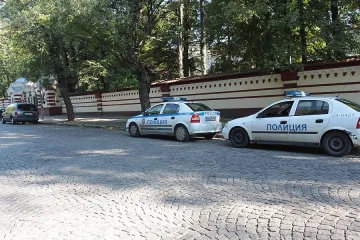Баба германка потъна вдън земя