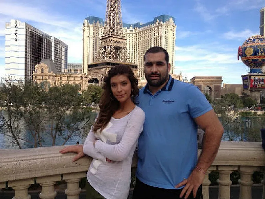 Багата се ожени тайно