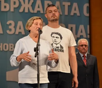 Кмет уволни човек на Бареков