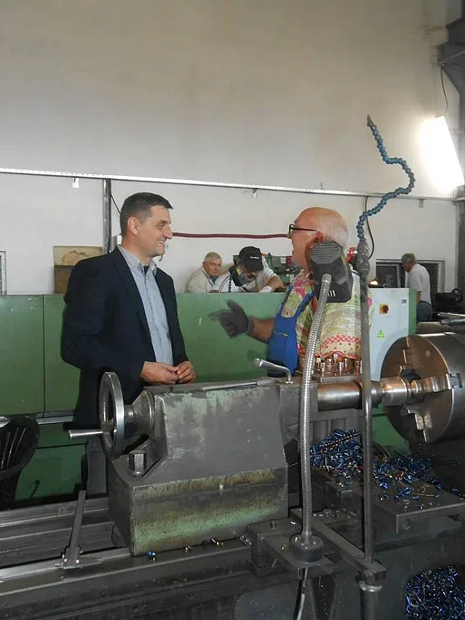 Добрев предлага ниски данъци срещу стипендии