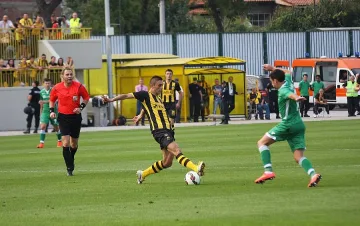 Хайка за ментета на дербито в Коматево