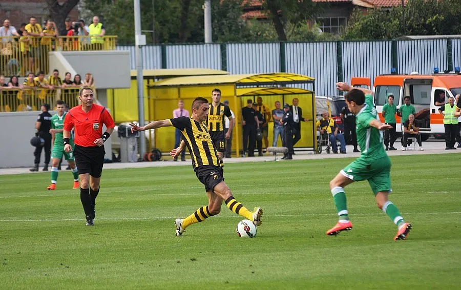 Хайка за ментета на дербито в Коматево