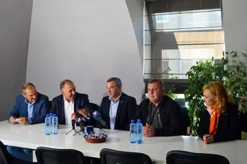 Патриотите искат само наши возила за парламента