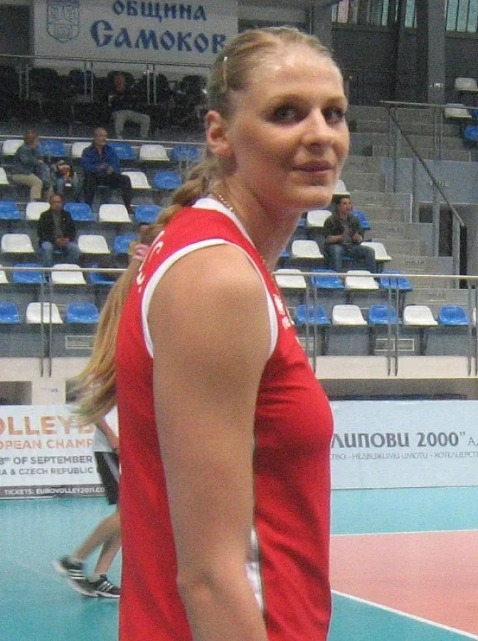 Наша капитанка стана преводач