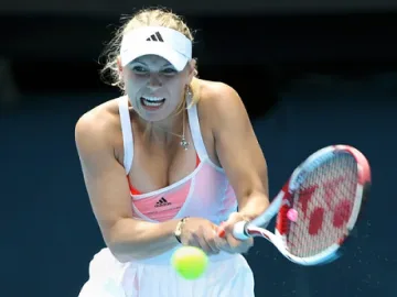 Вожняцки забравила чек за $1,45 млн. в съблекалня