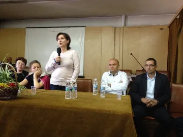 Румяна Бъчварова се срещна с персонала от Първа градска болница