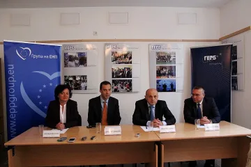 Томислав Дончев откри първия си информационен офис в Бургас