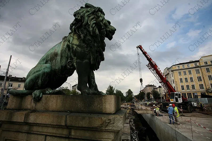 Пускат отново трамваите по "Лъвов мост"