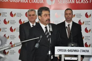ОБЗОР: Василев и Искров се замерят с писма