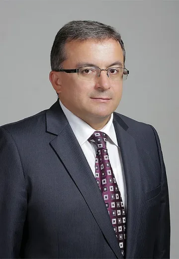 Папазов: Грижа за обществото, а не само за себе си