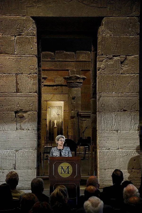 Бокова и Кери срещу "културното прочистване"