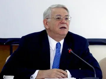 Шефът на румънското разузнаване с оставка, кандидатира се за президент