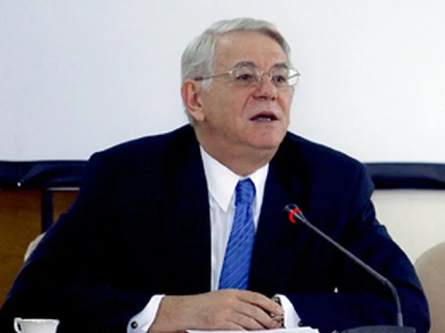 Шефът на румънското разузнаване с оставка, кандидатира се за президент