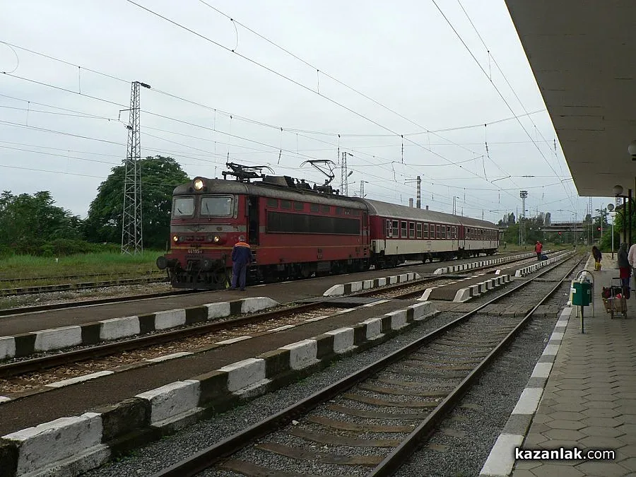 Двама души прегазени от влак край Казанлък